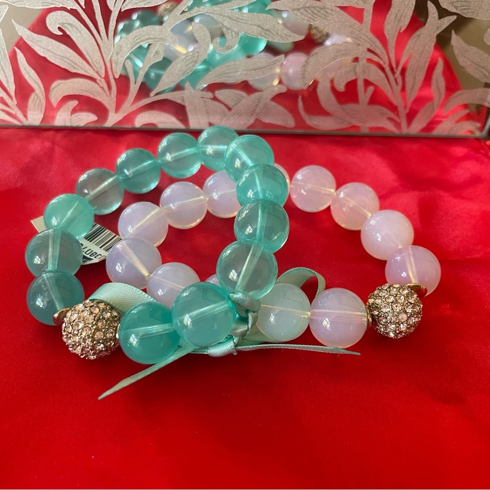 Caché Bracelets.